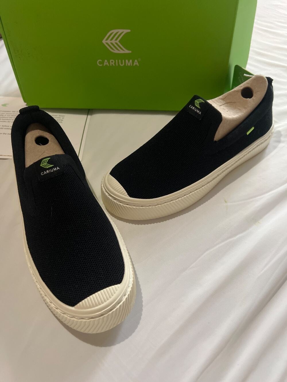 Cariuma Slip On Sneakers Women's US 6.5 UK 4 Black white Knit Sustain Comfort
